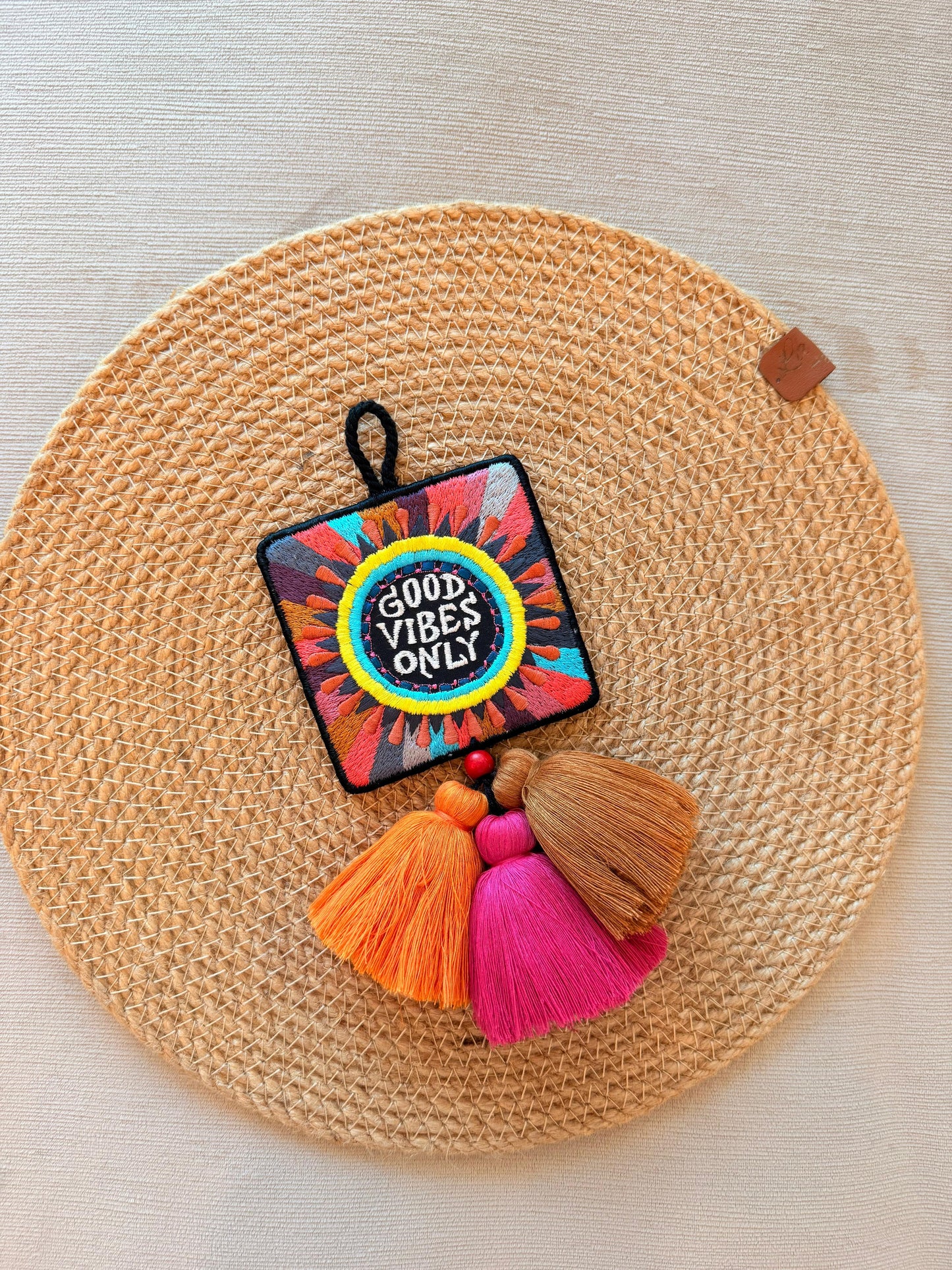 'Good Vibes Only' Home Decor